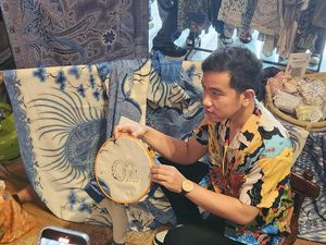 Gibran ke Pedagang Batik Pekalongan: Kalau Nggak Jualan Online, Kalah Saing