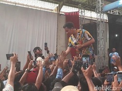 Gibran Temui Petani Brebes, Bicara Pentingnya Bangun Pabrik Pupuk Baru