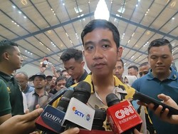 Gibran soal Muncul Gerakan Salam 4 Jari: Warga Tambah Bingung Nanti
