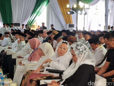 Momen Istri Gus Dur Hadiri Harlah ke-101 NU