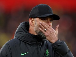 Klopp Menahan Tangis Dinyanyikan Fans Liverpool di Anfield