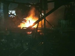 9 Lapak Jual Daging Babi di Dairi Terbakar