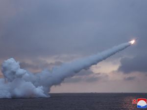 Korea Utara Tembakkan Rudal Jelajah dari Kapal Selam
