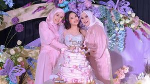 7 Momen Akrab Okie & Adelia, Mantan dan Istri Pasha yang Jarang Tersorot