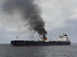 Kapal Kargo Terbakar karena Rudal Houthi, 1 Orang Luka Parah