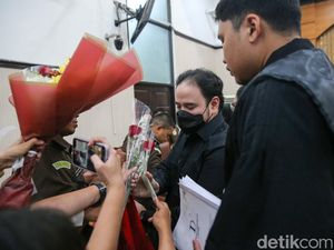 Pembelaan Dito Mahendra di Kasus Kepemilikan Senpi Ilegal Pembelaan Dito Mahendra di Kasus Kepemilikan Senpi Ilegal