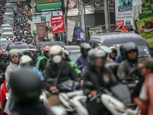 Potret Macet Horor di Sawangan Depok Imbas Pembangunan Jembatan Potret Macet Horor di Sawangan Depok Imbas Pembangunan Jembatan