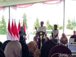 Di Depan Nasabah PNM Magelang, Jokowi Ingatkan Disiplin Nyicil