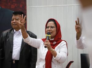 PDIP Buka Suara Elektabilitas Risma-Gus Hans Jauh Ditinggal Khofifah-Emil PDIP Buka Suara Elektabilitas Risma-Gus Hans Jauh Ditinggal Khofifah-Emil