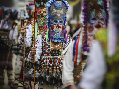 Semarak Festival Topeng di Bulgaria Tandai Puncak Musim Dingin