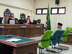 Kampanye Libatkan Anak di Bawah Umur, Caleg di Purworejo Divonis 3 Bulan Bui Kampanye Libatkan Anak di Bawah Umur, Caleg di Purworejo Divonis 3 Bulan Bui
