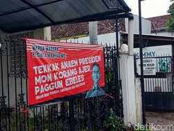 Spanduk Kecam Gibran Muncul Lagi di Kota Malang