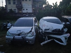 2 Mobil dan 1 Truk Tabrakan Beruntun di Jalan Denpasar-Gilimanuk