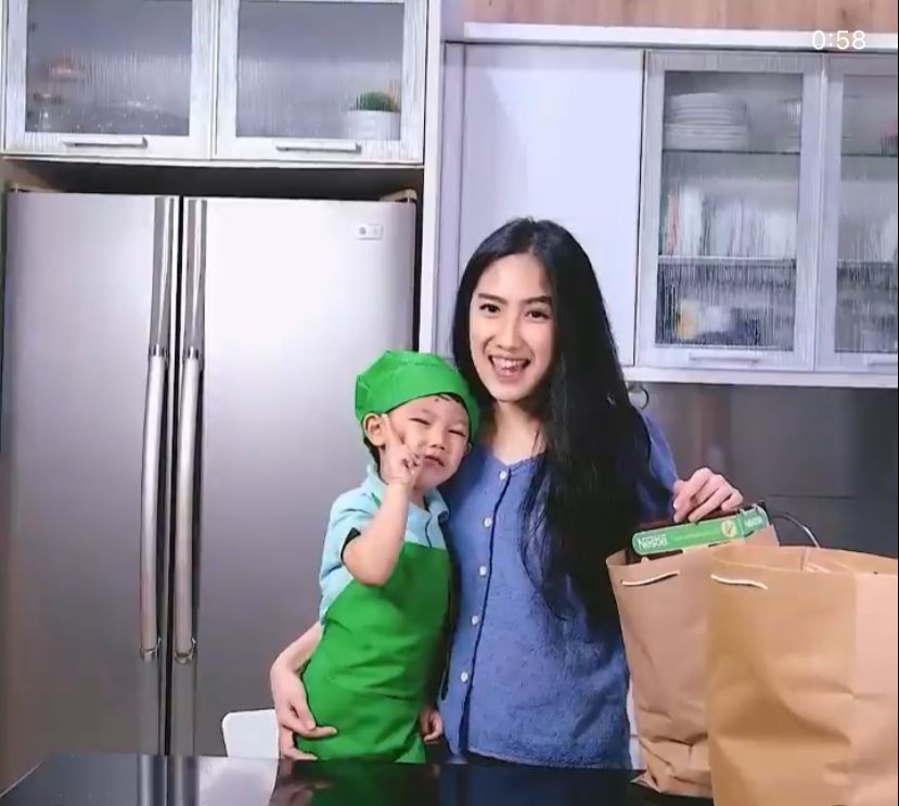 Tamara Tyasmara dan Anak