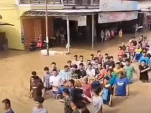 Kronologi Ridwan Tewas Usai Selamatkan 2 Bocah Terseret Banjir di Bungo Kronologi Ridwan Tewas Usai Selamatkan 2 Bocah Terseret Banjir di Bungo