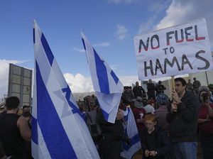 Aksi Warga Israel Blokir Truk Bantuan ke Palestina Aksi Warga Israel Blokir Truk Bantuan ke Palestina