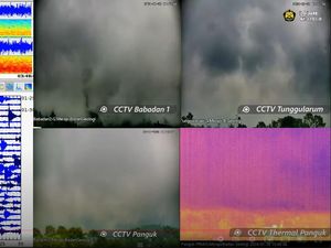 Merapi Muntahkan Awan Panas, Jarak Luncur 2,4 Km Merapi Muntahkan Awan Panas, Jarak Luncur 2,4 Km