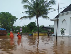 Banjir Bandang Terjang Dukuhseti Pati, Tinggi Air Capai 1,3 Meter