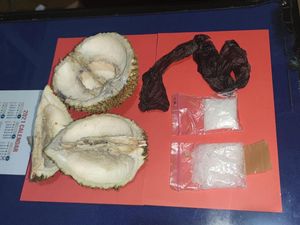Modus Beli Durian Diisi Sabu, 2 Pria di Lampung Ditangkap