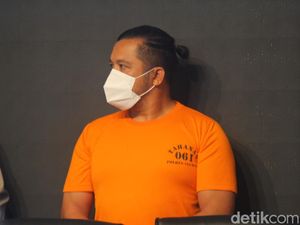 Masa Lalu Elwizan Si Dokter Gadungan Terbongkar, Ternyata Kondektur Bus Kota Masa Lalu Elwizan Si Dokter Gadungan Terbongkar, Ternyata Kondektur Bus Kota
