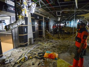 Fakta-Fakta Ledakan di RS Semen Padang: Dipicu Gas-102 Pasien Dievakuasi Fakta-Fakta Ledakan di RS Semen Padang: Dipicu Gas-102 Pasien Dievakuasi