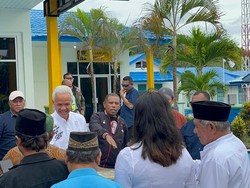 Disambut Antusiasme Warga, Ganjar Jadi Capres Pertama Kampanye di Banda Neira