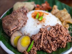 Gudeg Manggar Khas Jogja yang dibuat dari Manggar atau Bunga Kelapa