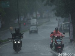 Siklon Tropis 97S Terpantau, BMKG Keluarkan Daftar Wilayah Berpotensi Hujan