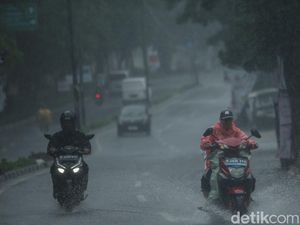 Update Peringatan Dini BMKG: Makassar Masih Dilanda Hujan Sedang-Lebat hingga 16.00 Wita Update Peringatan Dini BMKG: Makassar Masih Dilanda Hujan Sedang-Lebat hingga 16.00 Wita
