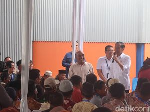 Jokowi Bagikan 2 Sepeda Saat Berada di Sleman dan Bantul Jokowi Bagikan 2 Sepeda Saat Berada di Sleman dan Bantul