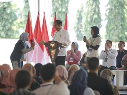 Temui Emak-emak Nasabah PNM di Magelang, Jokowi Pesan Disiplin Nyicil