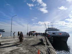 Kapal Pesiar Celebrity Millenium Bersandar di Buleleng, Bawa 2.072 Turis