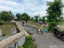 Jembatan Jalur Utama Pantai Trisik Kulon Progo Ambles, Mobil Tak Bisa Lewat