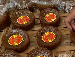 Kue Keranjang Populer Saat Imlek, Apakah Halal Dimakan Muslim?