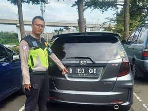 Duduk Perkara Mobil Kabur Saat Ditilang Diawali Langgar Bahu Jalan Tol Duduk Perkara Mobil Kabur Saat Ditilang Diawali Langgar Bahu Jalan Tol