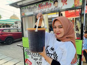 5 Kisah Es Teh Viral, Penjual Cantik hingga Harga Rp 150 Ribu Segelas 5 Kisah Es Teh Viral, Penjual Cantik hingga Harga Rp 150 Ribu Segelas