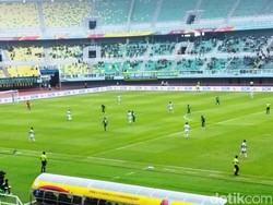 Liga 1: Persebaya vs PSIS Sama Kuat 1-1 di Babak Pertama