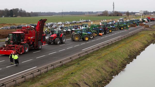 Lagi, Petani Prancis Kembali Blokir Jalan
