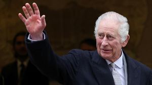 Potret Raja Charles III Tinggalkan RS Usai Jalani Operasi Prostat