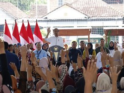 Pesan Jokowi ke Ibu-ibu Nasabah PNM, Pinjaman buat Modal Usaha Bukan Beli TV