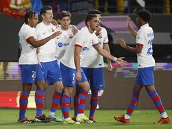 Usai Xavi Mundur, Pemain Barca Makan Bersama di Rumah Lewandowski