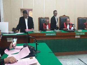 2 Terdakwa Perdagangan 2 Anak Orang Utan Aceh-Medan Dituntut 3 Tahun! 2 Terdakwa Perdagangan 2 Anak Orang Utan Aceh-Medan Dituntut 3 Tahun!