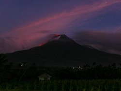 Gunung Lewotobi Laki-laki Erupsi, Tinggi Letusan Capai 150 M dari Puncak