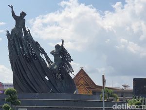Maling Tembaga Tugu Zapin di Pekanbaru Ditangkap Tapi Dipulangkan Maling Tembaga Tugu Zapin di Pekanbaru Ditangkap Tapi Dipulangkan