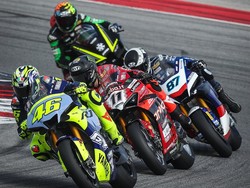 Valentino Rossi Comeback ke Lintasan, Naik Yamaha R1