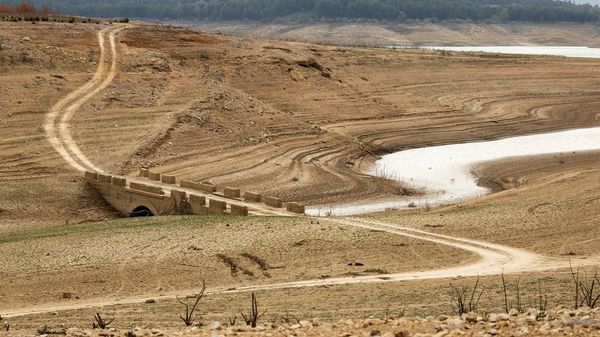 Waduk Guadalteba Spanyol Mengering