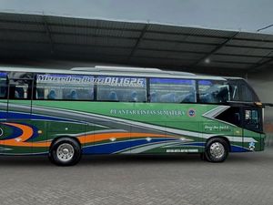 Bus Baru PO ALS Meluncur dari Garasi Tentrem, Pakai Sasis Mercedes-Benz Bus Baru PO ALS Meluncur dari Garasi Tentrem, Pakai Sasis Mercedes-Benz