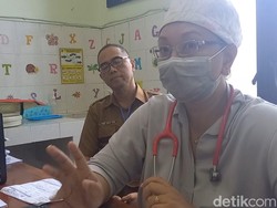 Begini Penjelasan Medis Kondisi Bayi Lahir dengan 24 Jari di Sampang