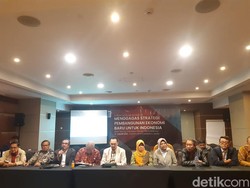 Puluhan Ekonom Minta Setop Bansos buat Urusan Politik