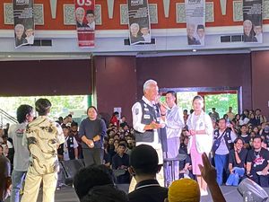 Ganjar Beberkan Alasan Tak Punya Program 100 Hari Pertama Jika Jadi Presiden Ganjar Beberkan Alasan Tak Punya Program 100 Hari Pertama Jika Jadi Presiden
